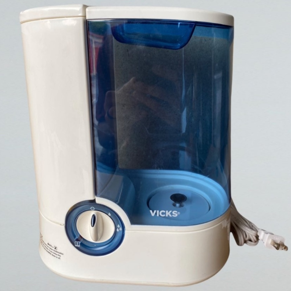 Vicks V750 Warm Mist Room Humidifier USED ONCE